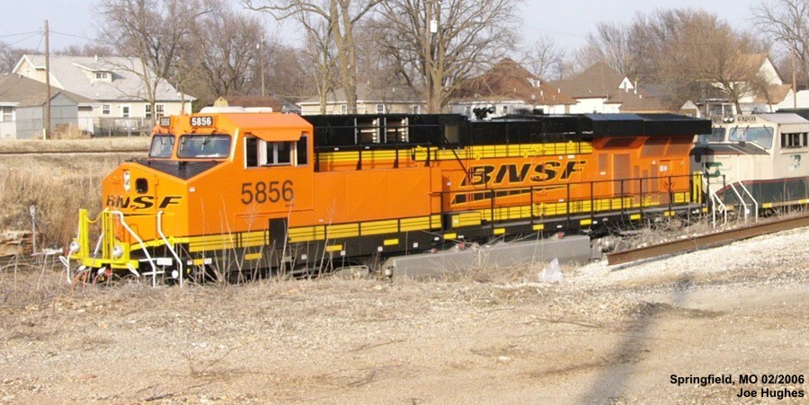 BNSF 5856